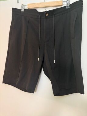 H&M Black Drawstring Pleated Athletic Shorts